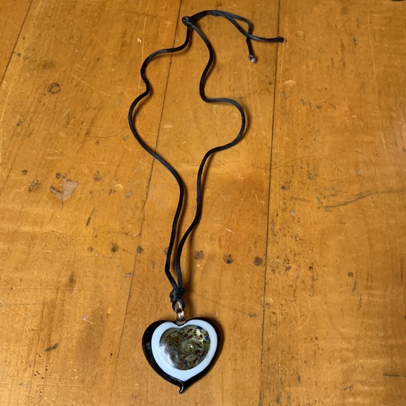 2 Black and Clear glass necklaces - Picture 5 of 7